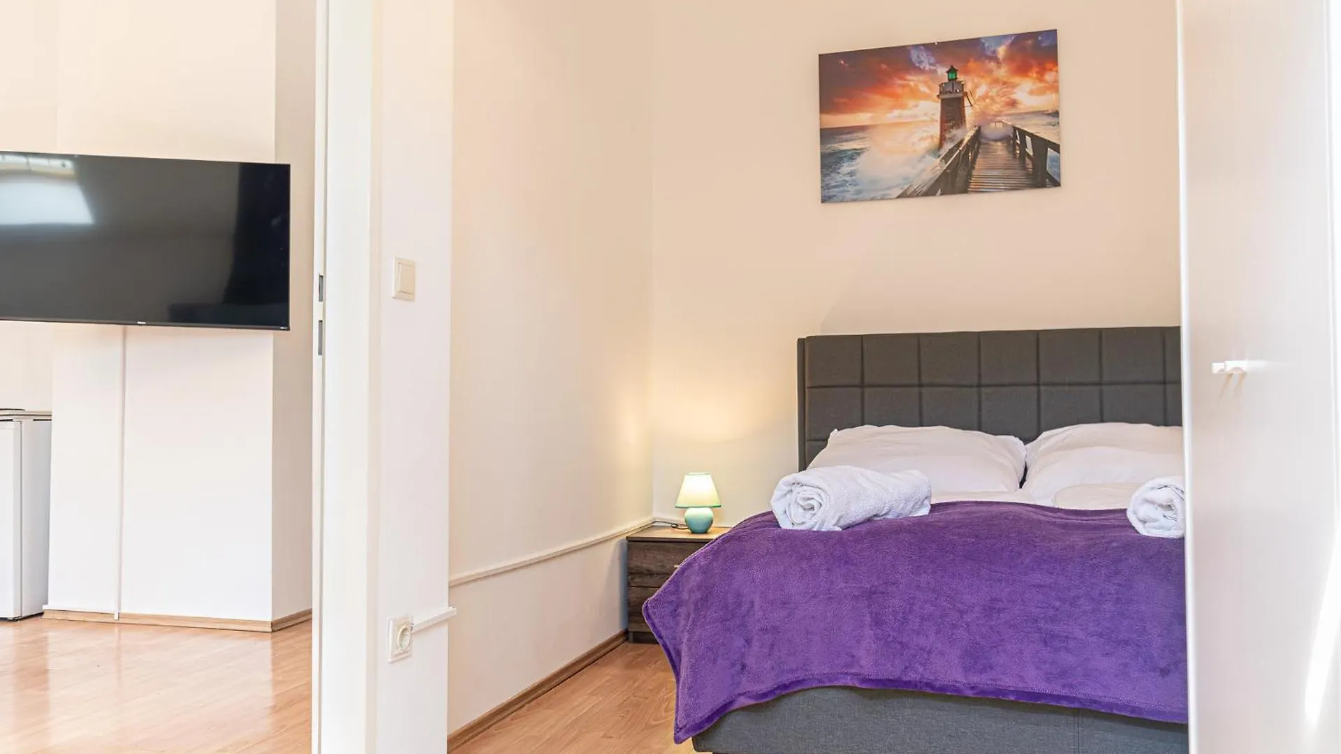 Spacious 2Br Apt Great Location - Near Schoenbrunn Wiedeń 0*,