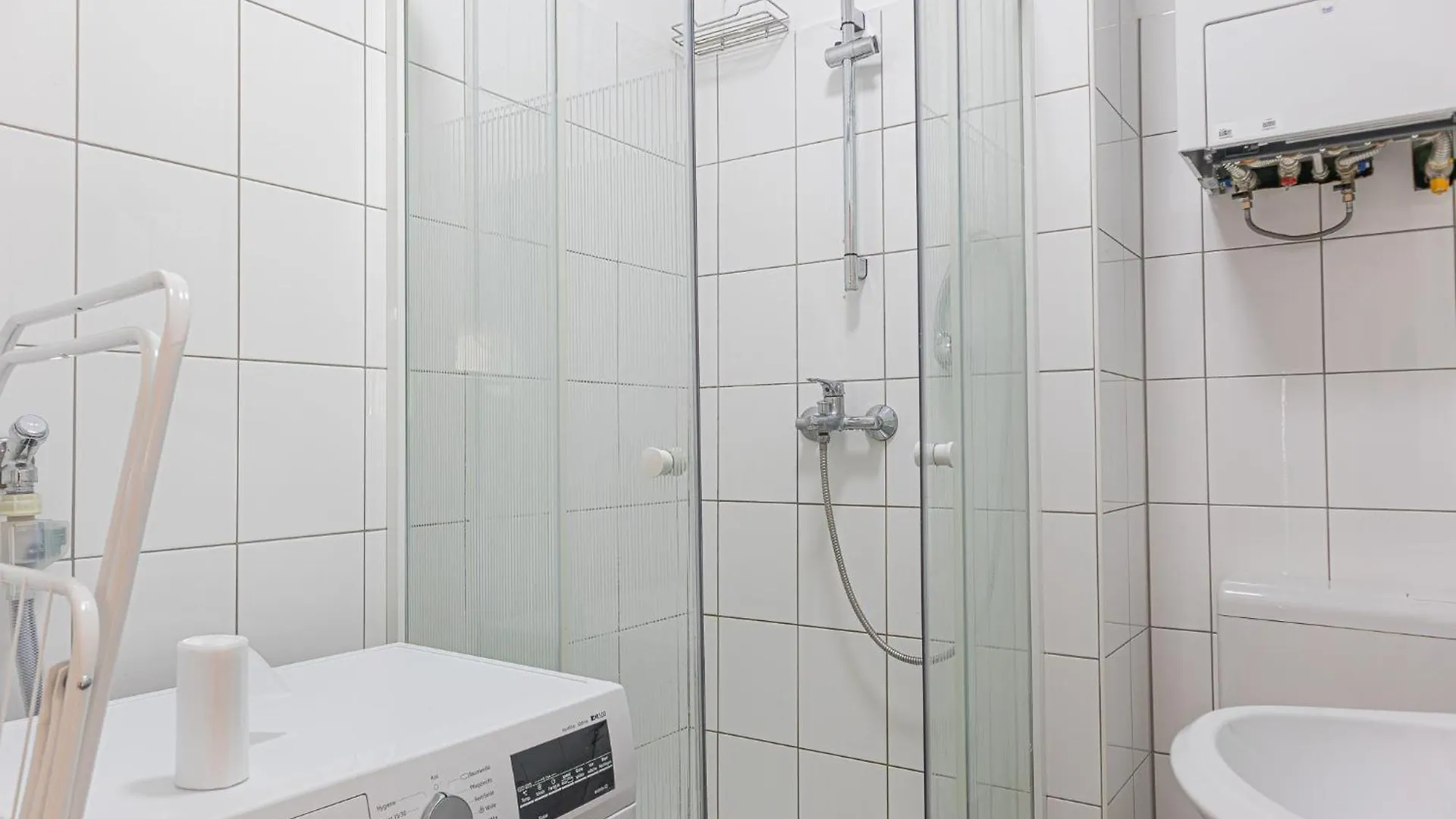 Apartament Spacious 2Br Apt Great Location - Near Schoenbrunn Wiedeń