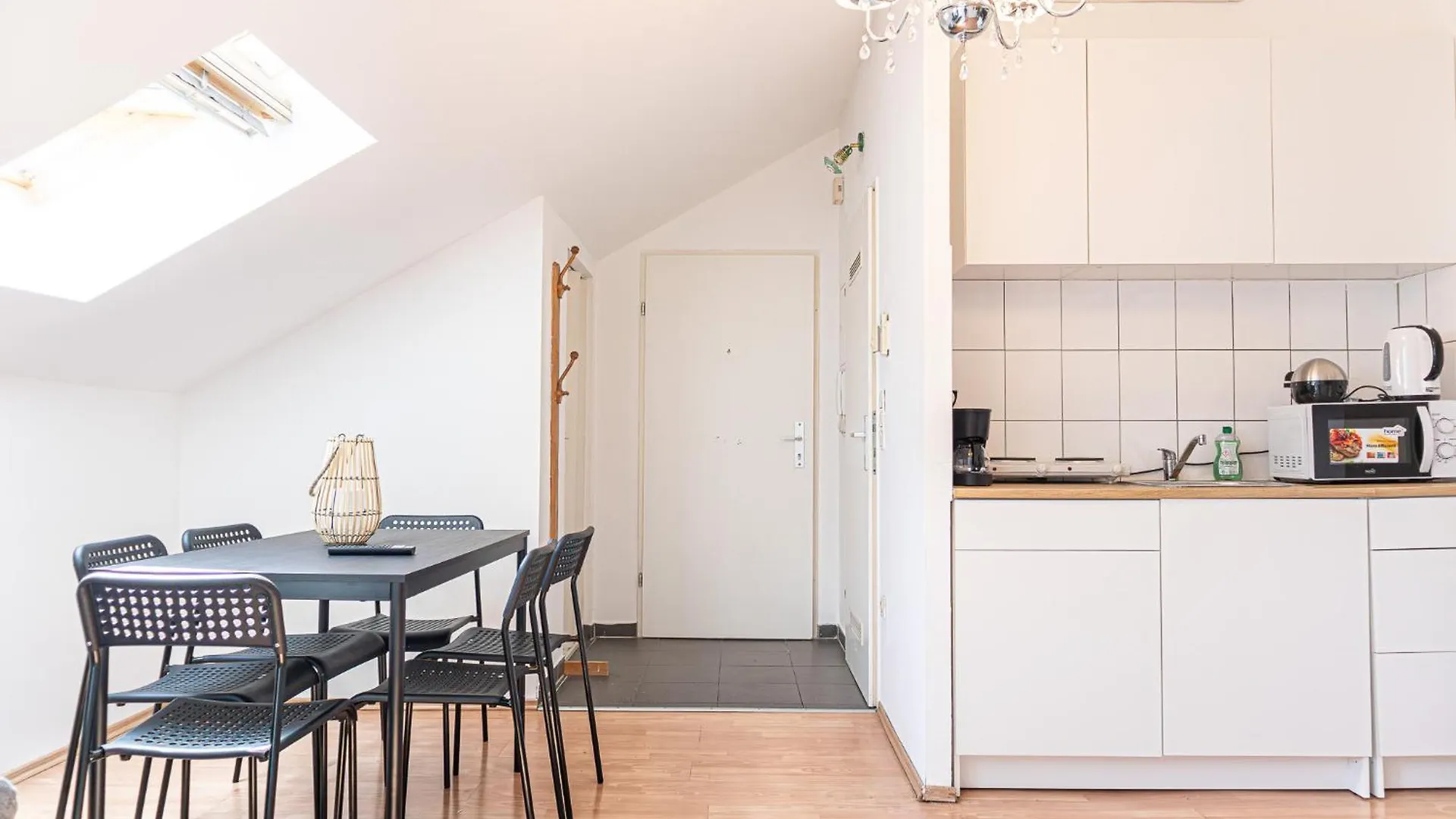 Spacious 2Br Apt Great Location - Near Schoenbrunn Wiedeń 0*,  Austria